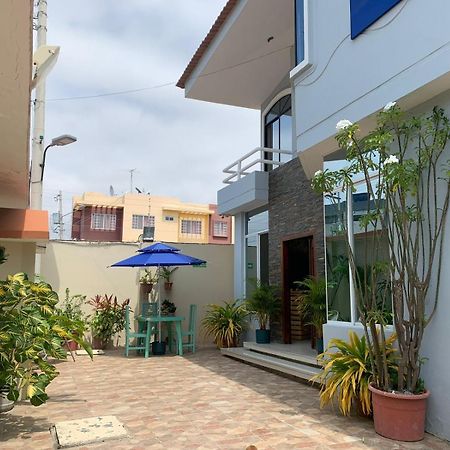Reef Hostel مانتا المظهر الخارجي الصورة