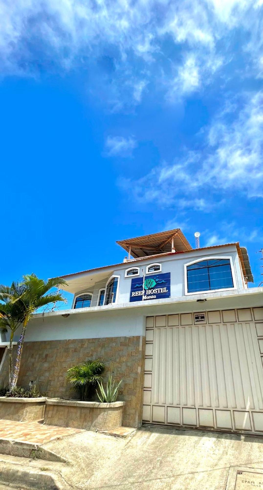 Reef Hostel مانتا المظهر الخارجي الصورة
