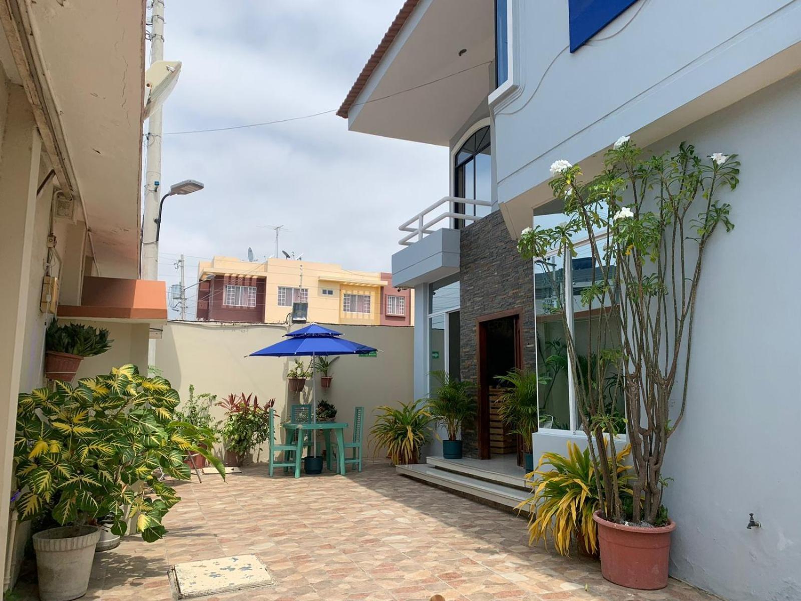 Reef Hostel مانتا المظهر الخارجي الصورة